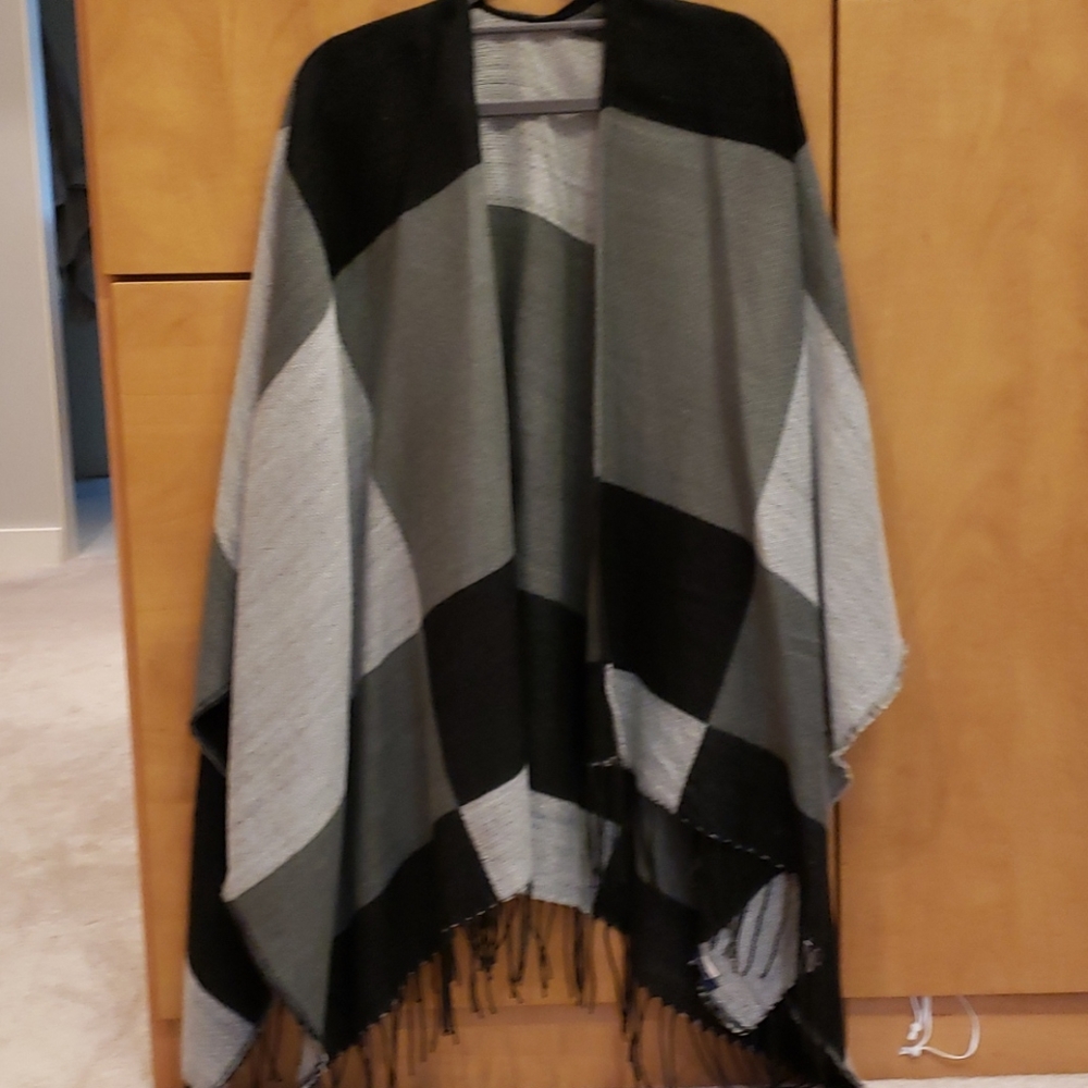 Athleta Ruana Wrap - Picture 2 of 3